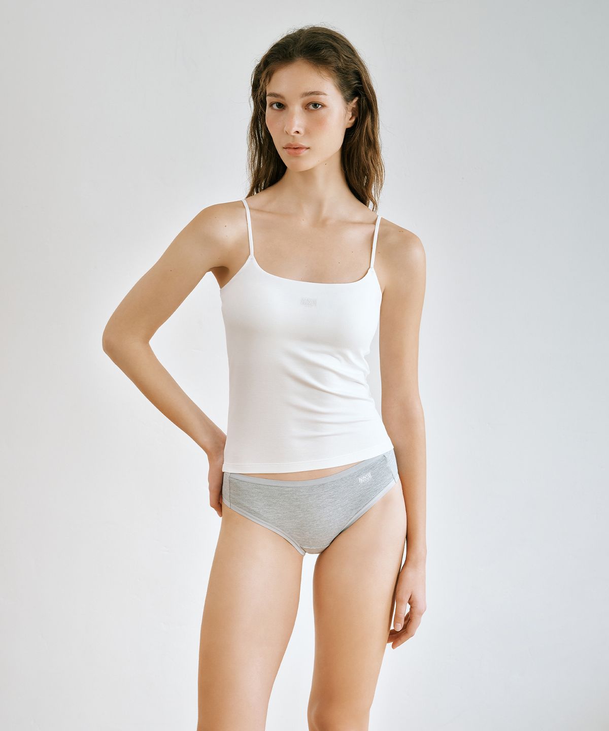 마리떼 프랑소와 저버(MARITHÉ + FRANҪOIS GIRBAUD) UNDERWEAR W CLASSIC LOGO BASIC BRA TOP white