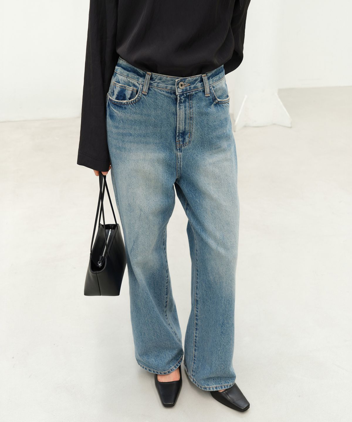 르바(LEVAR) Contour Straight Denim - Fade Blue