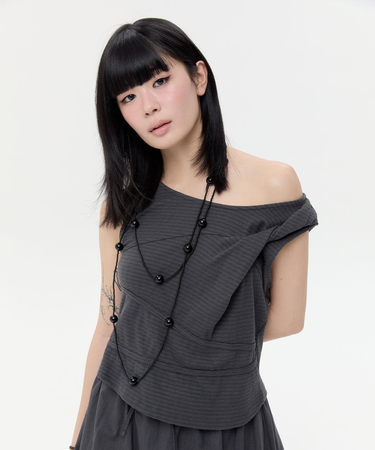 타입서비스(TYPESERVICE) Asymmetric Twist Top [Charcoal]