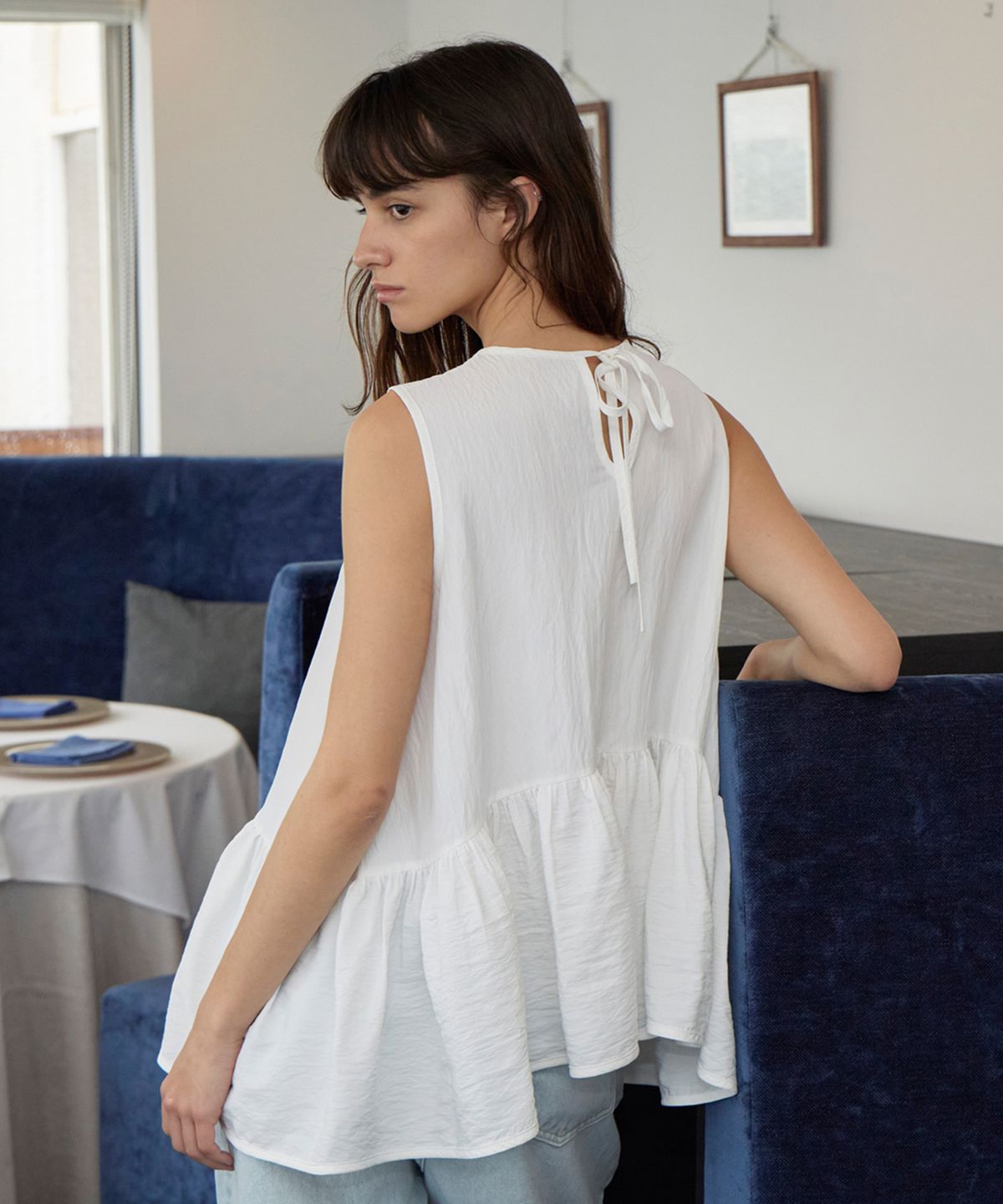 르바(LEVAR) Fluid Flare Sleeveless Top - Off White