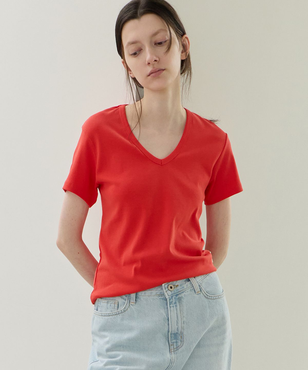 르바(LEVAR) All-day Cotton V-neck T-shirt - Tomato Red