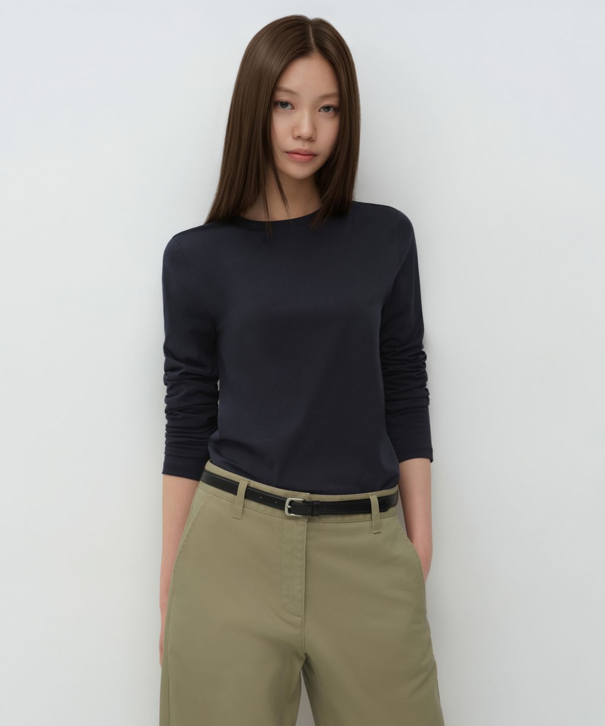 무신사 스탠다드 우먼(MUSINSA STANDARD WOMAN) 우먼즈 플렉서블 크루 넥 긴소매 티셔츠 [다크 네이비]