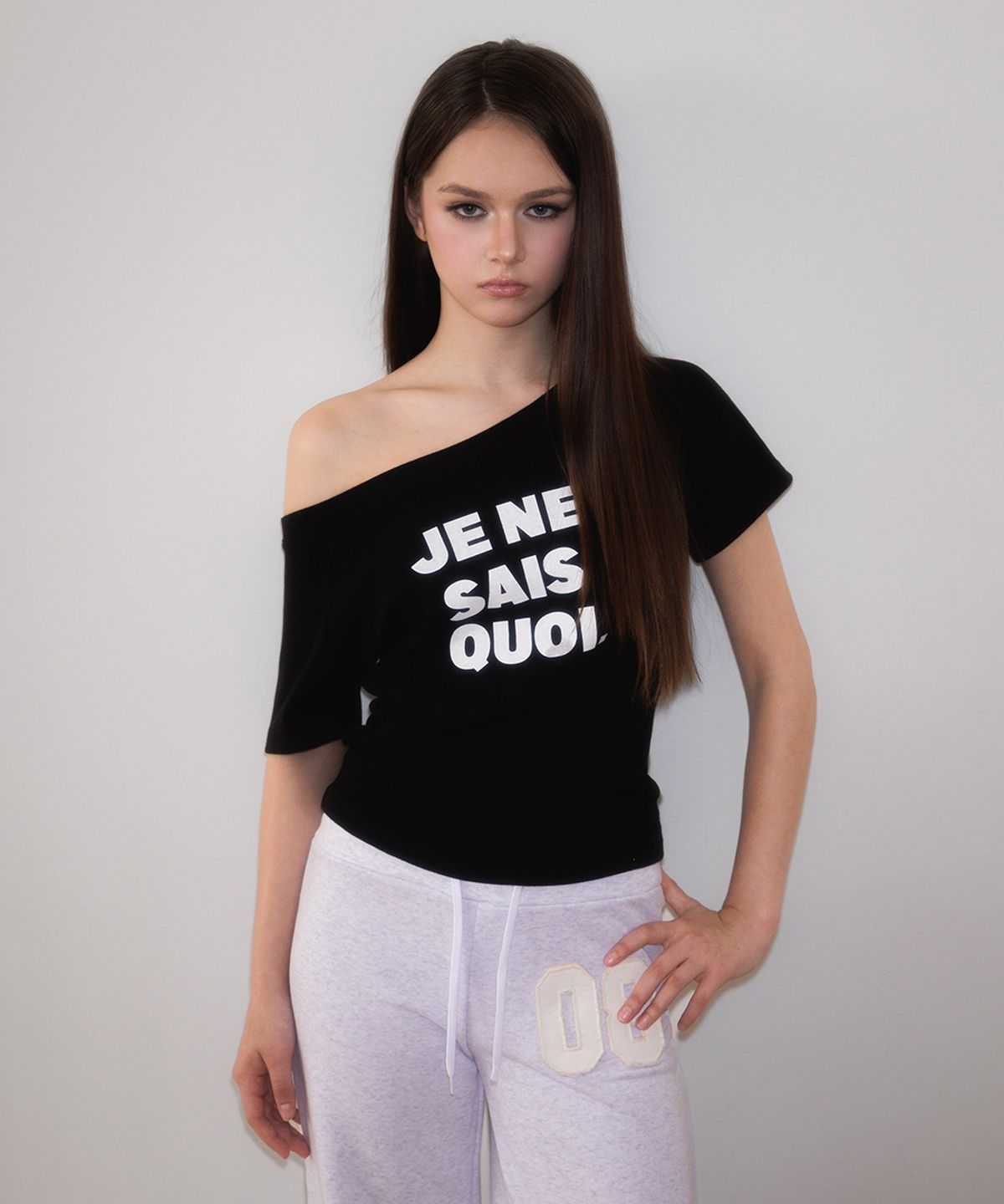 로제프란츠(ROSEFRANTZ) Minimal French Lettering T-shirt [Black]