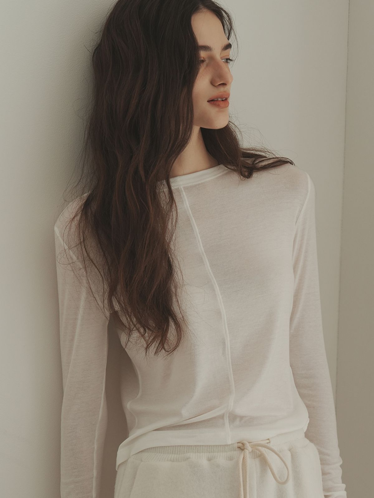 로브로브(LOVLOV) TENCEL ESSENTIAL TOP