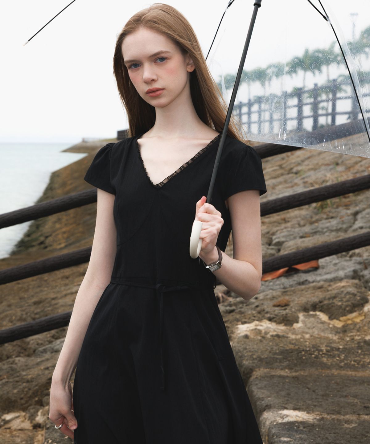 드헤베(DEHEVE) V-Neck Flare Dress [Black]
