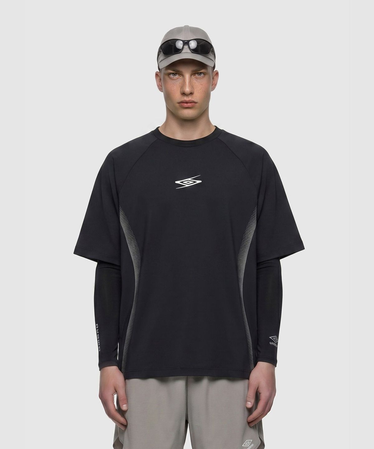 엄브로(UMBRO) [COOLING] 슬로우킥 냉감 반팔 피스테 블랙 UR221SWT53