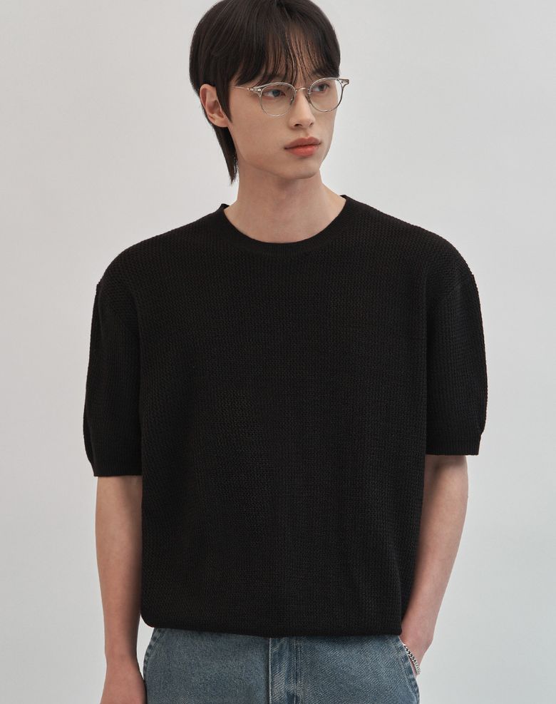 이지온 세미 오버핏 라운드넥 반팔 니트 [블랙]