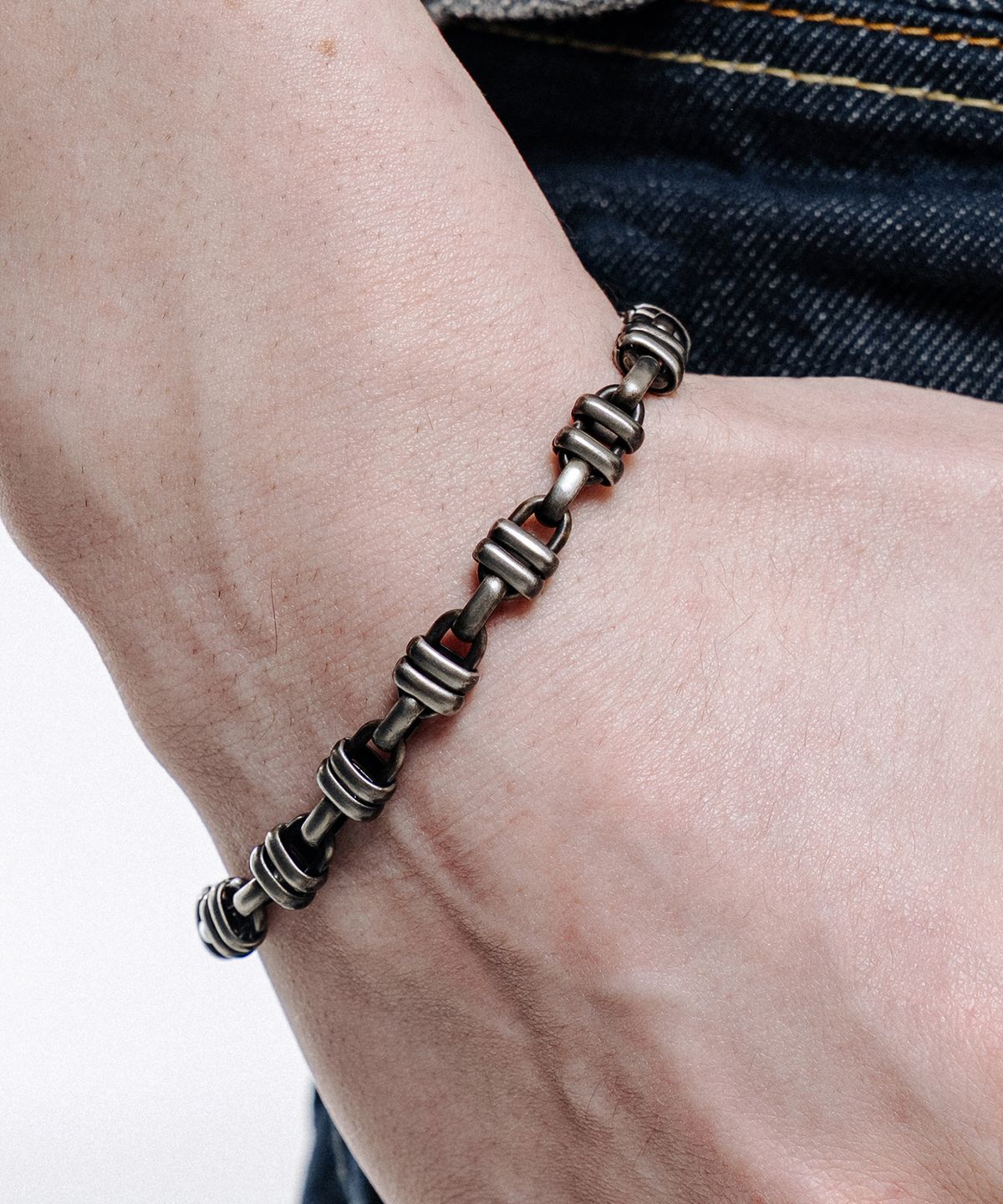 스칼렛또블랙(SCALETTOBLACK) RAM015 Iron Knot Bracelet