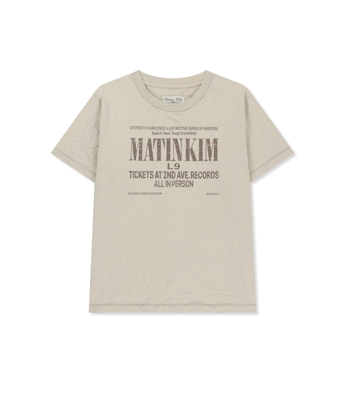 마뗑킴(MATIN KIM) LETTERING GRAFFITI CREASE TOP IN BEIGE