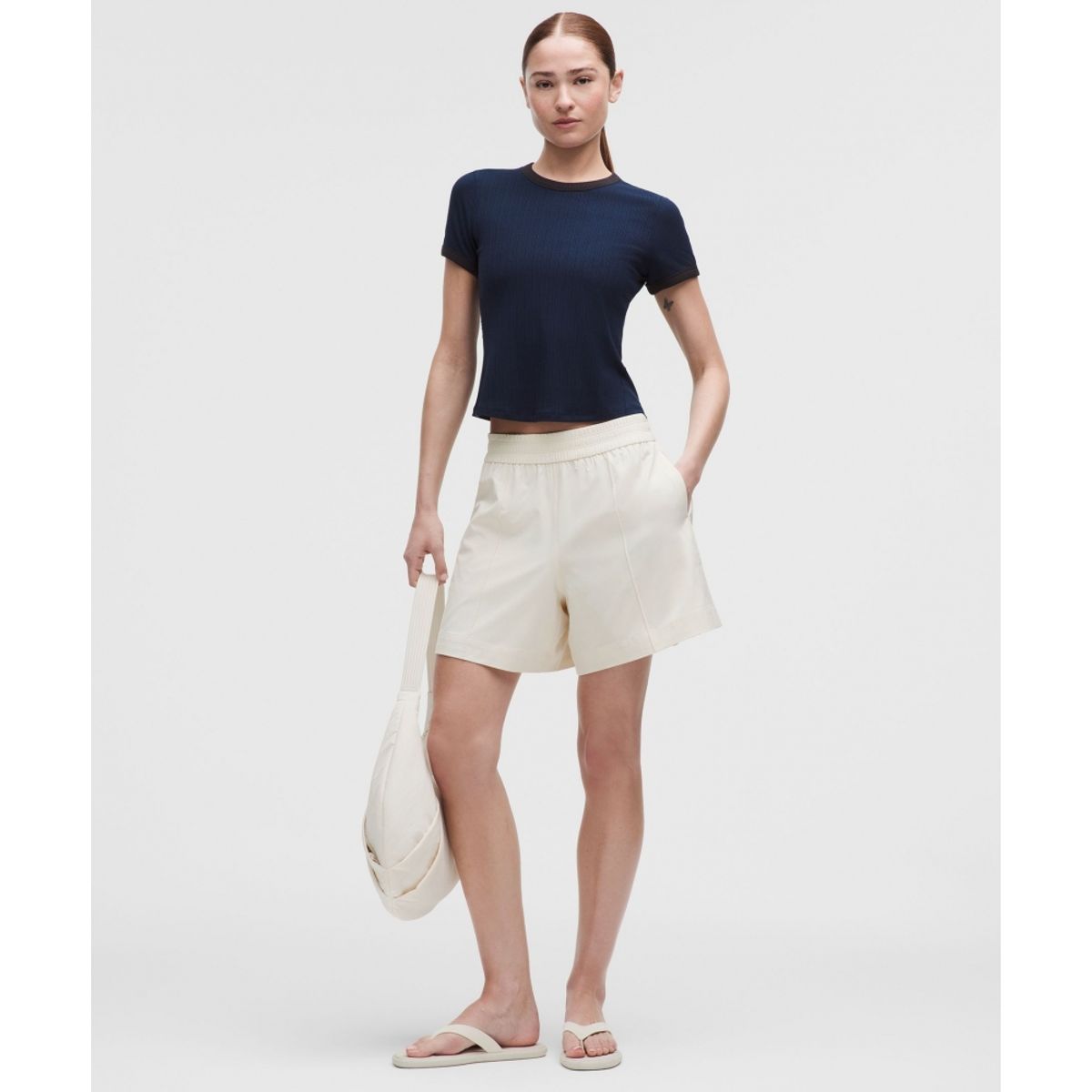 룰루레몬(LULULEMON) 브리즐리 미드라이즈 쇼츠 6inch  LTIV