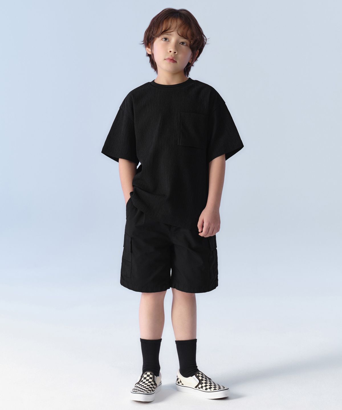 무신사 스탠다드 키즈(MUSINSA STANDARD KIDS) 크링클 오버사이즈 우븐 티셔츠 & 크링클 원 턱 와이드 밴딩 쇼츠 셋업 [블랙]