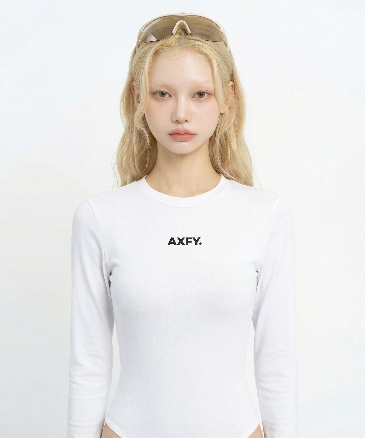엑스파이(AXFY) 스몰 로고 바디수트 - 화이트