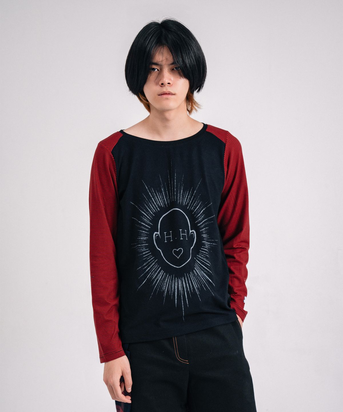 히피하우스(HIPPIE HAUS) Red Stripe Sleeve T-shirt w. H.H Print