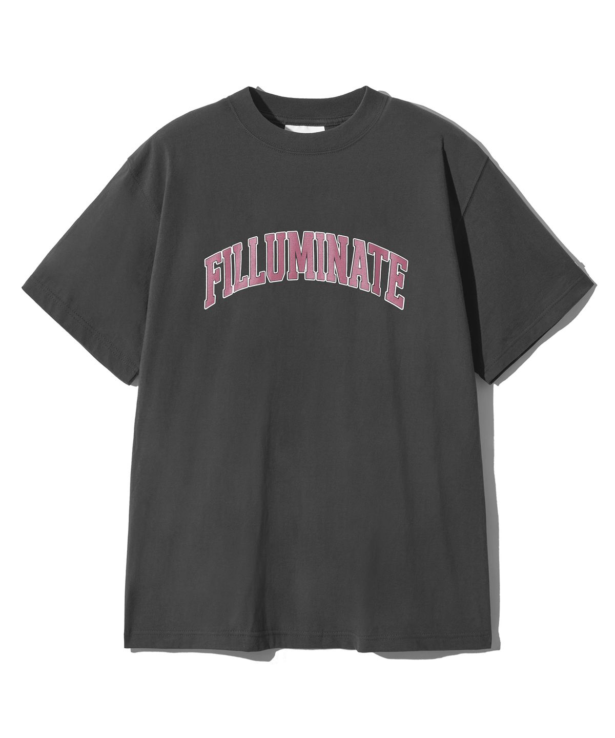 필루미네이트(FILLUMINATE) 투 톤 아치 로고 티셔츠-차콜