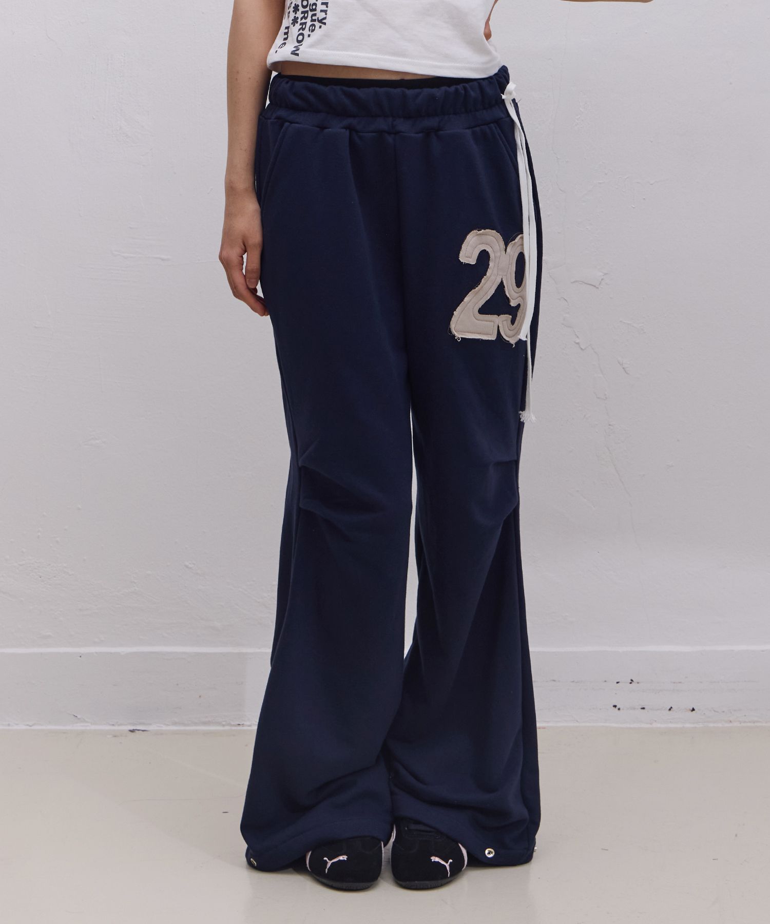 MUSINSA公式 | EVERYASY 29パッチワークピンタックスウェットパンツ