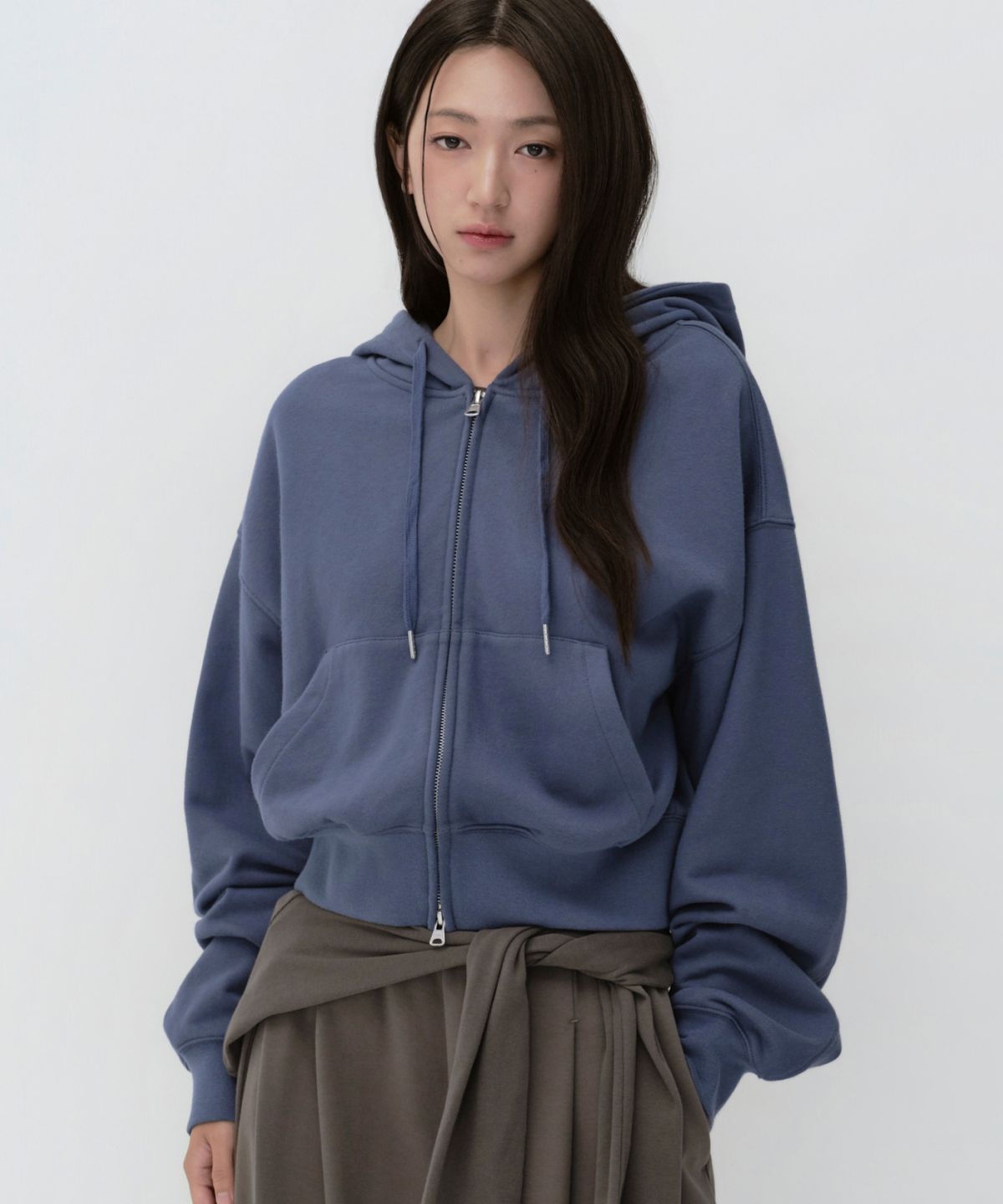 무신사 스탠다드 우먼(MUSINSA STANDARD WOMAN) 우먼즈 볼륨 크롭 후디드 스웨트 집업 [더스티 블루]