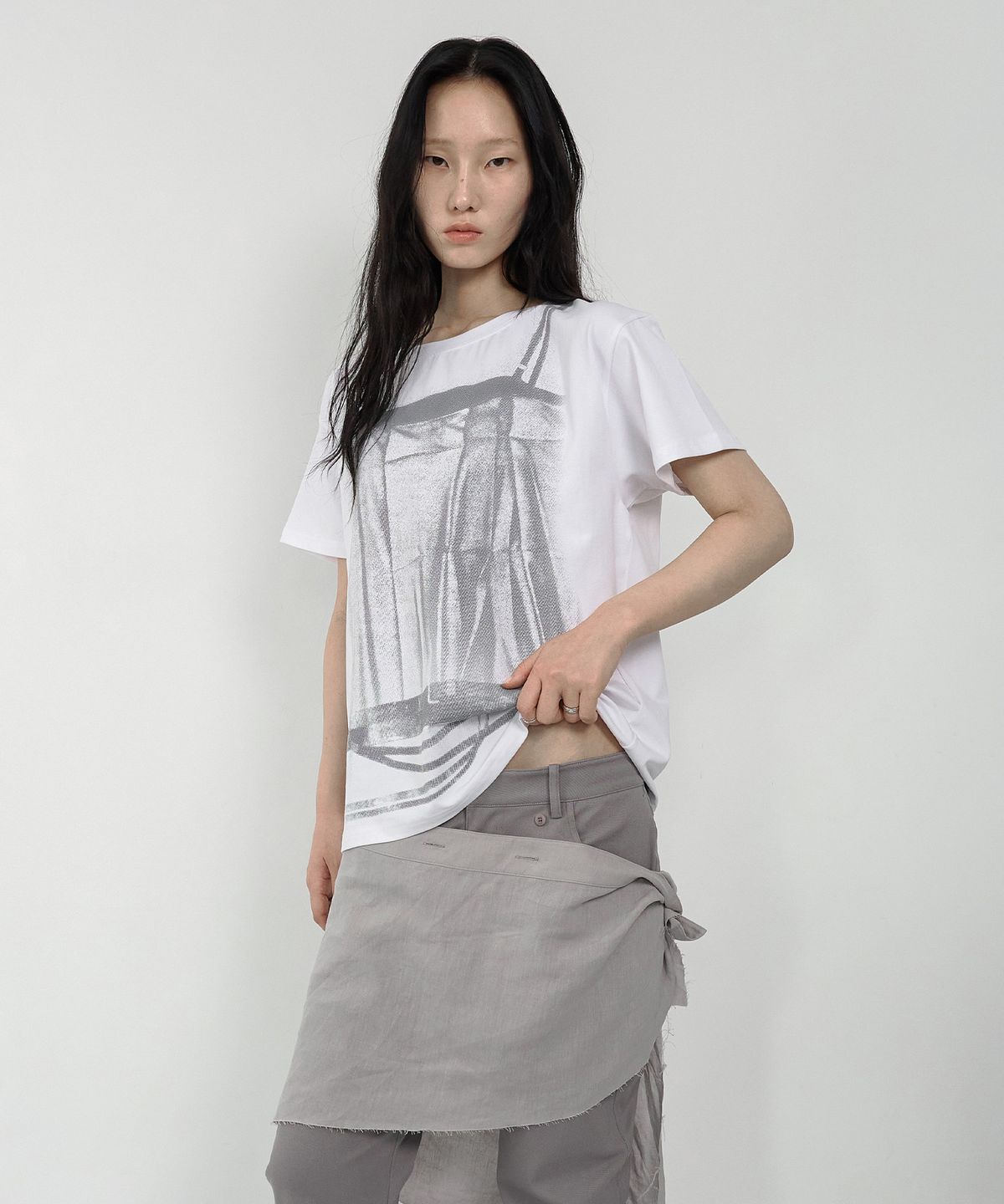 나체(NACHE) BELT LAYER PRINTED T-SHIRT WHITE
