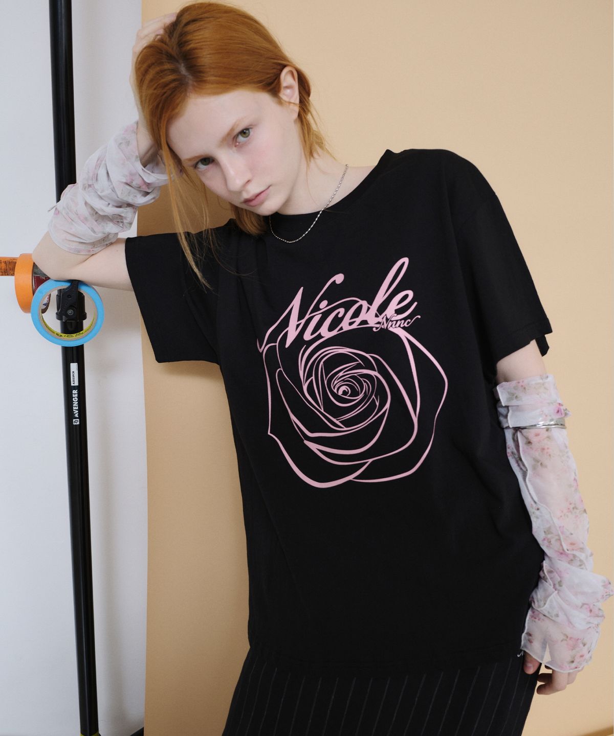 닉앤니콜(NICK&NICOLE) NICOLE ROSE SLEEVE TOP_BLACK PINK