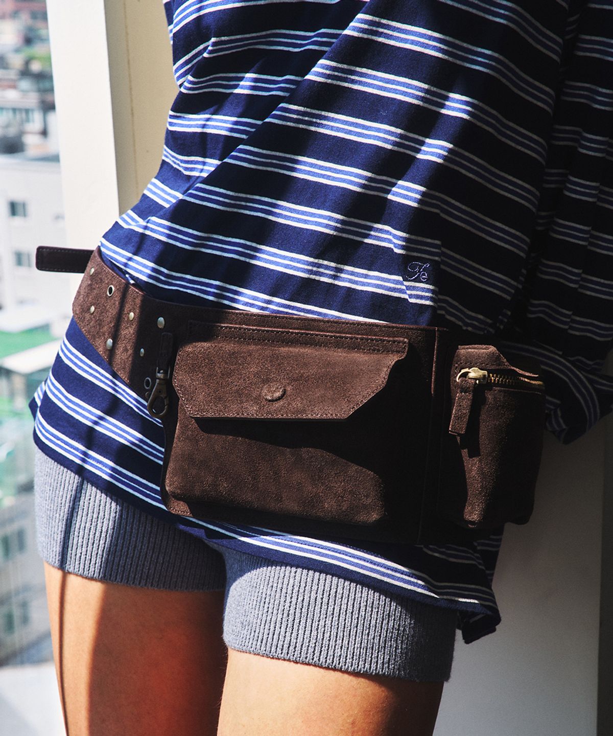 넛넛(NUTNUT) Suede Studded Pocket Belt Bag - BROWN