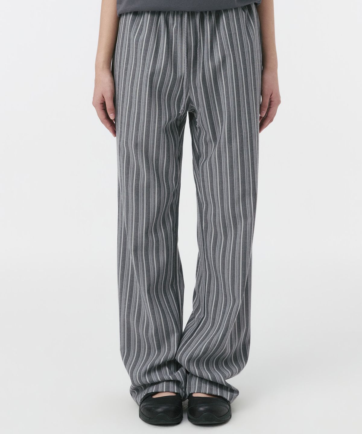 오헤시오(OHESHIO) STRIPE BOOTSCUT BANDING PANTS, GRAY