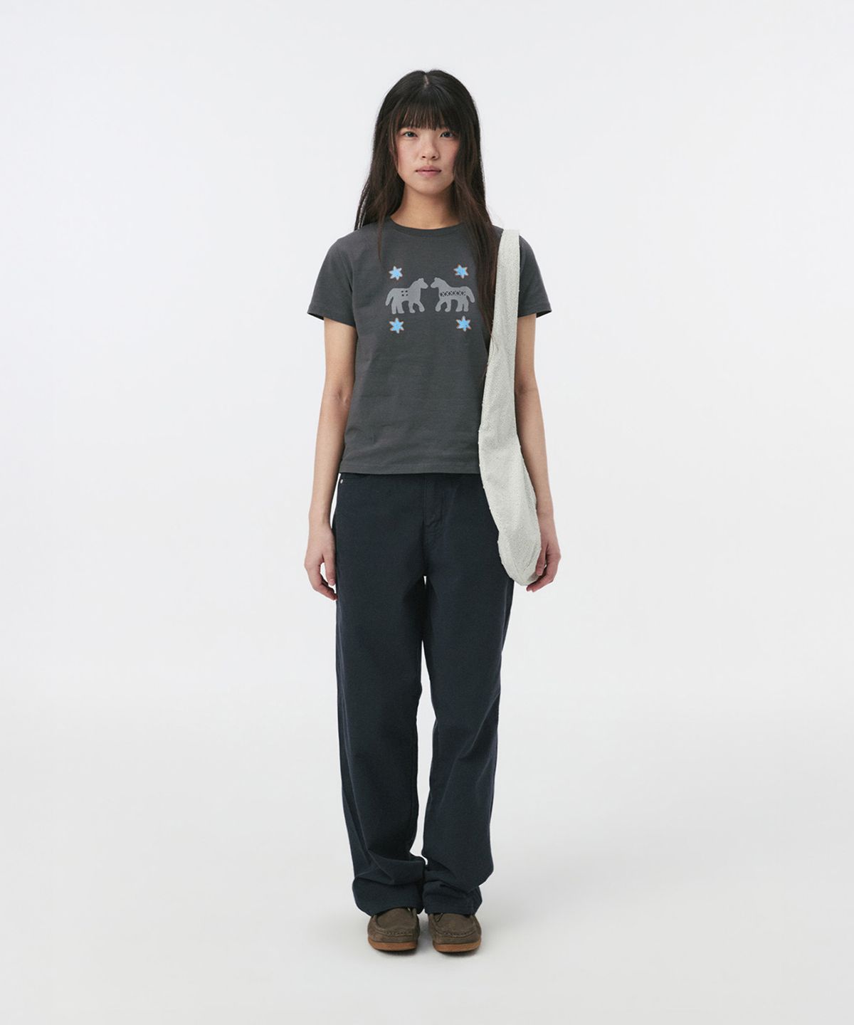 오헤시오(OHESHIO) TWIN PONY CROP T-SHIRT, CHARCOAL
