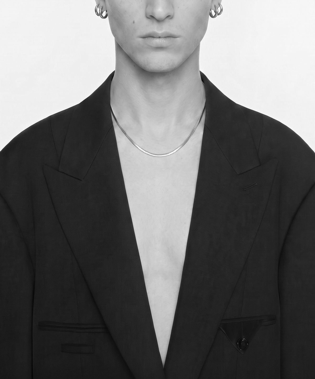 밋맷밋(MEETMETMEET) Sleek Necklace