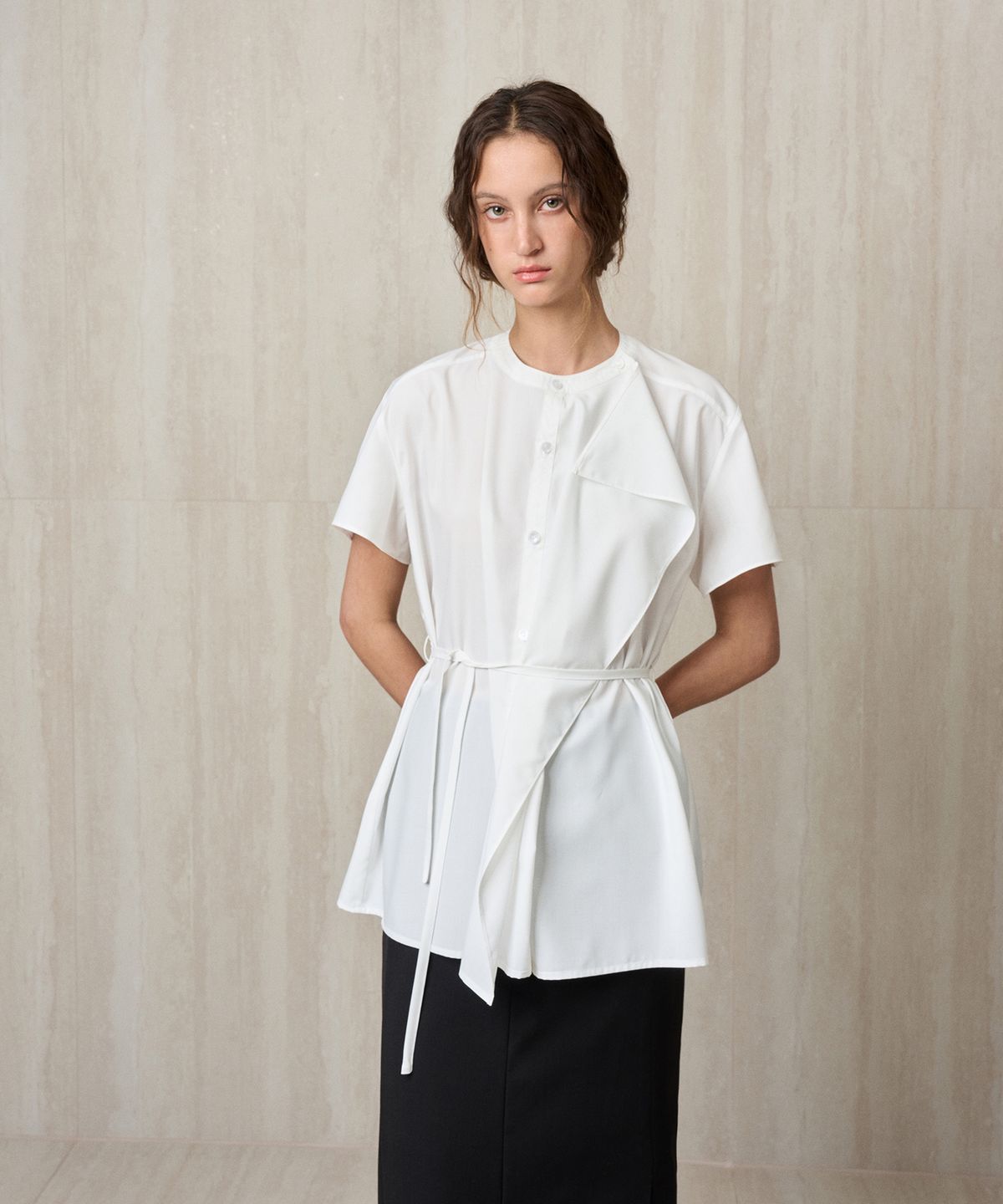 리이(RE RHEE) RUFFLE DETAIL SHIRT BLOUSE WHITE