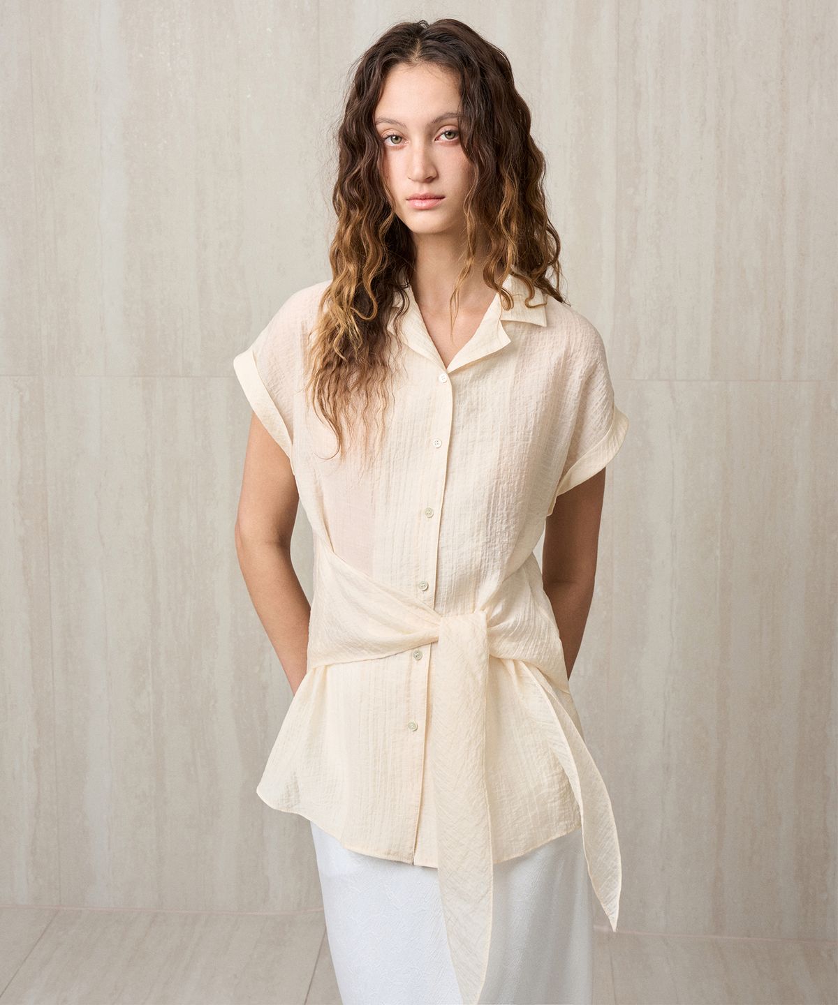 리이(RE RHEE) SHEER TIE WAIST SHIRT CREAM
