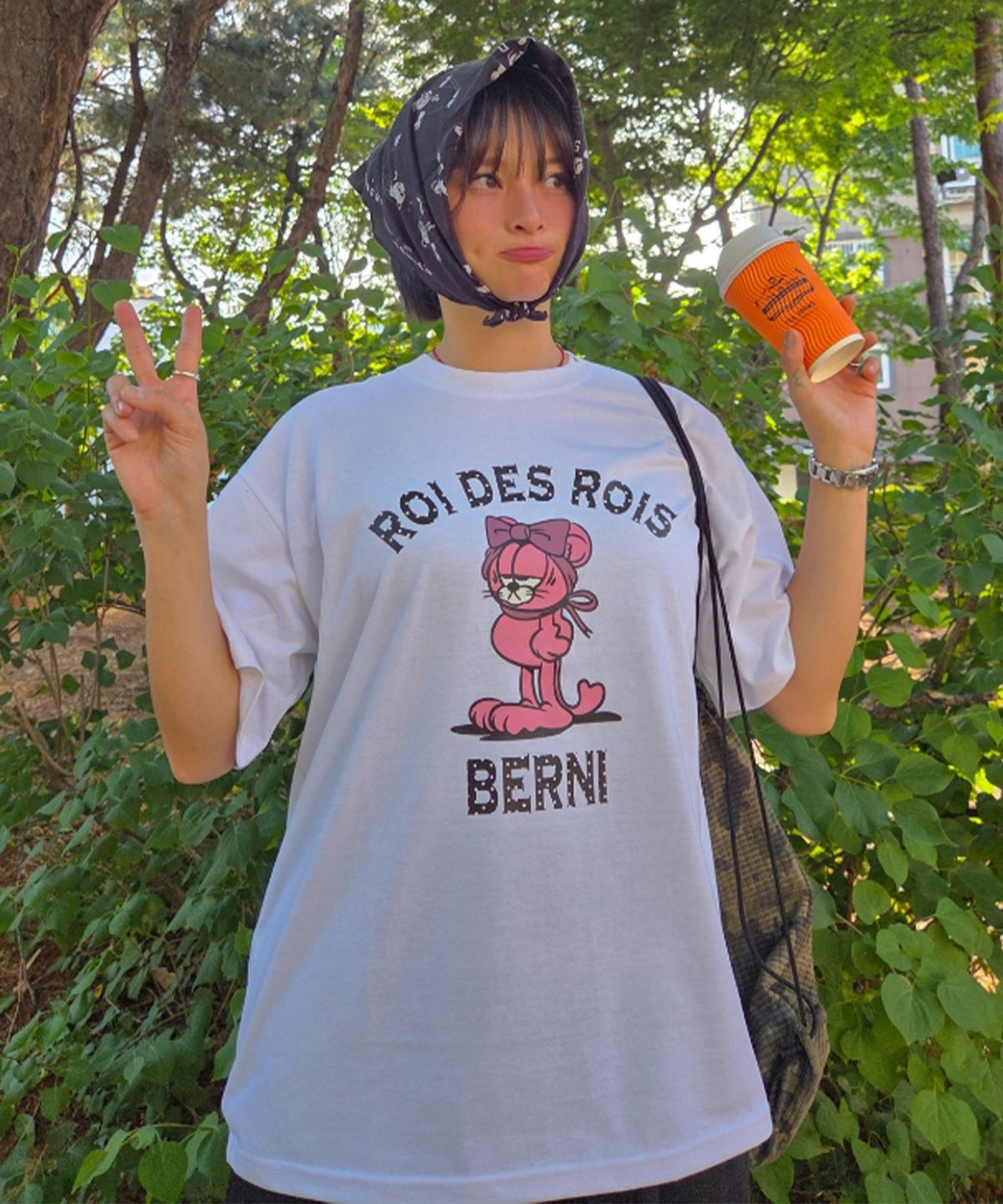 베르니(BERNI) [베르니 X 로아] 위드 로고 반팔티 (화이트)