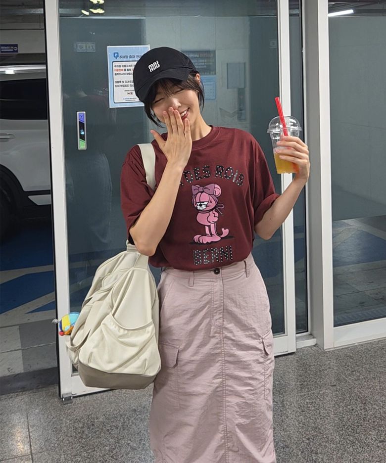[베르니 X 로아] 위드 로고 반팔티 (와인)