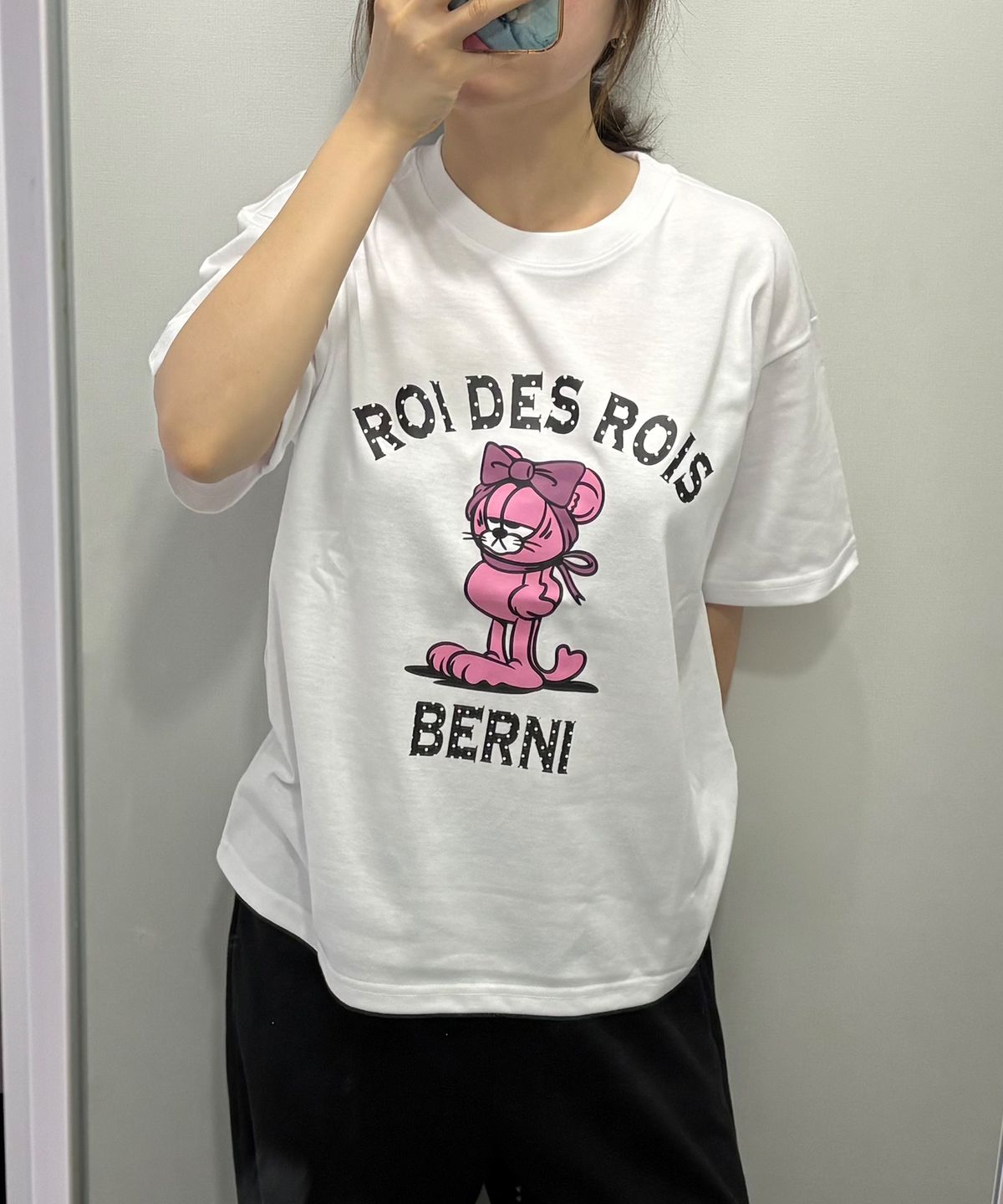 로아드로아(ROIDESROIS) 로아드로아 X 베르니 ROA WITH BERNI 로고 반팔티 (화이트)