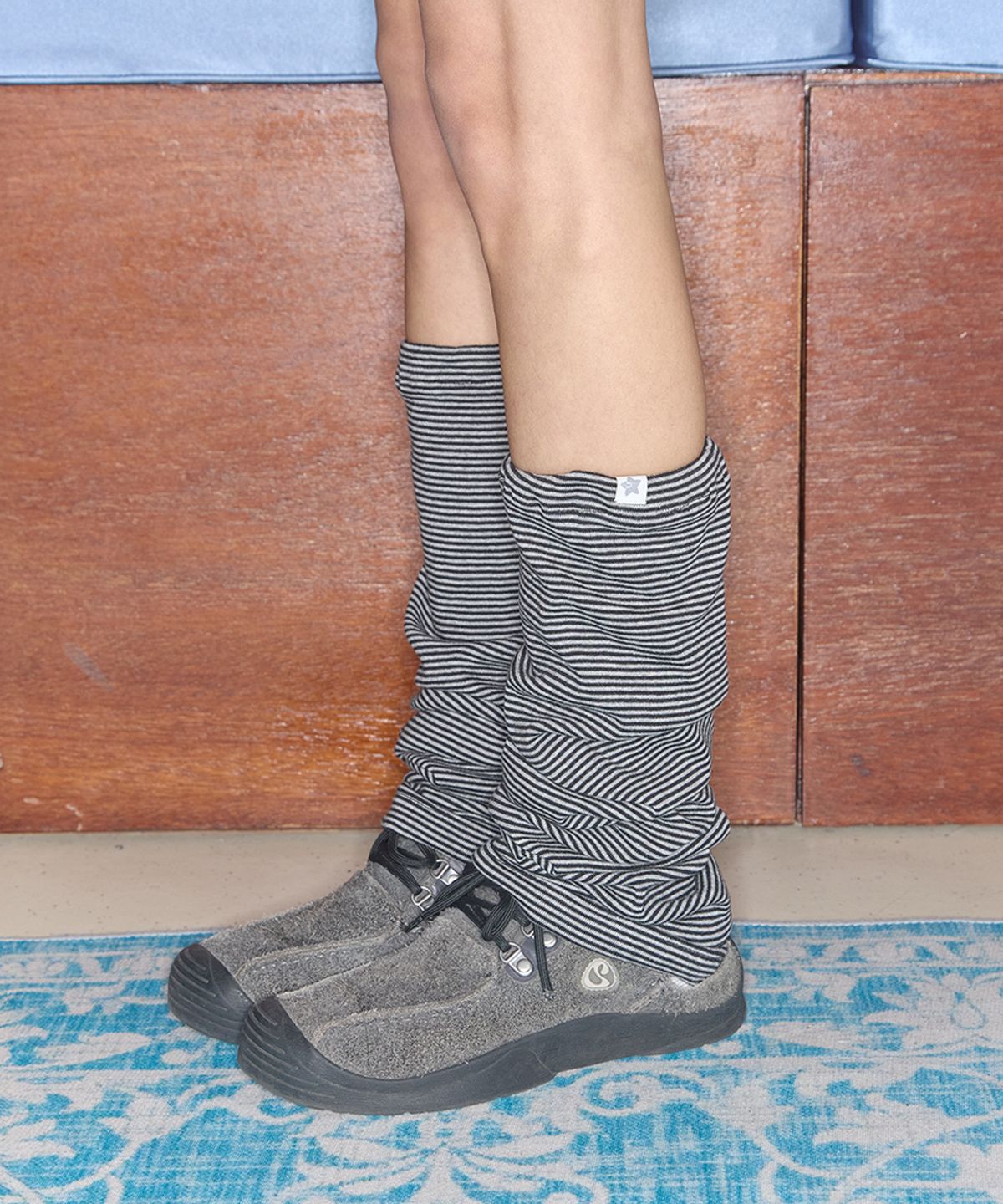 키이비(KIIBI) cozy stripe leg warmer charcoal