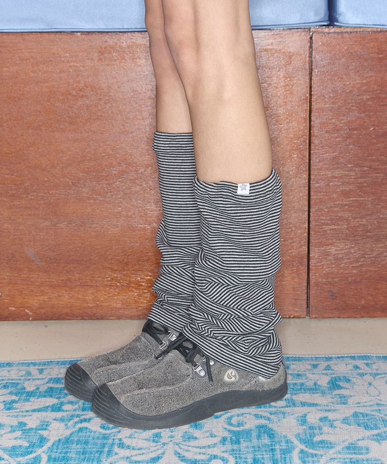 cozy stripe leg warmer charcoal