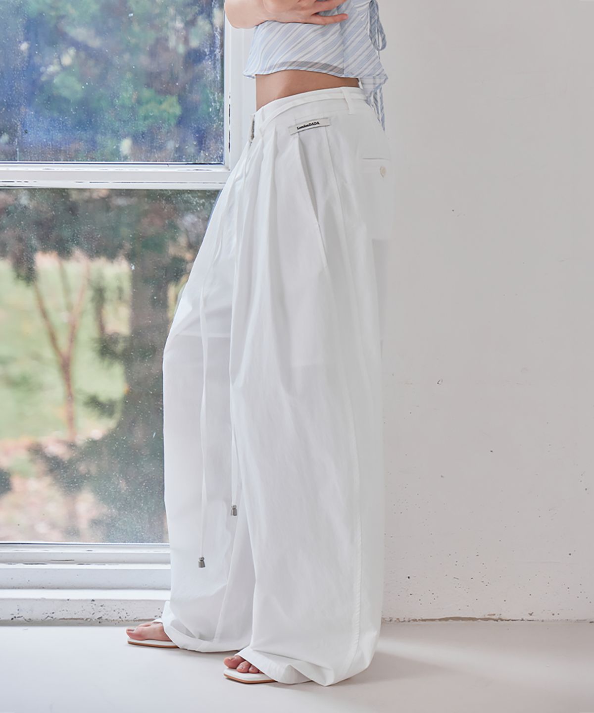 런던다다(LONDONDADA) Nylon Pintuck Balloon Slacks, WHITE