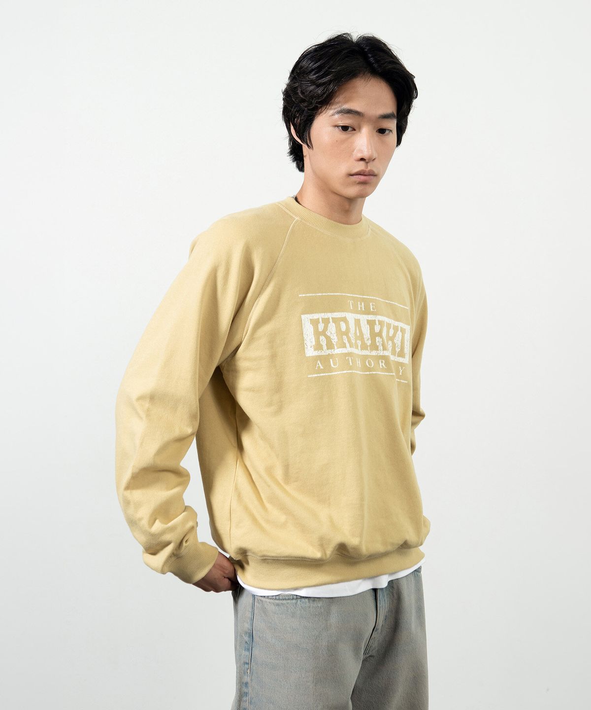 크래키(KRAKKI) [Unisex] Box Logo Sweatshirt_Yellow [KR265PUW402]