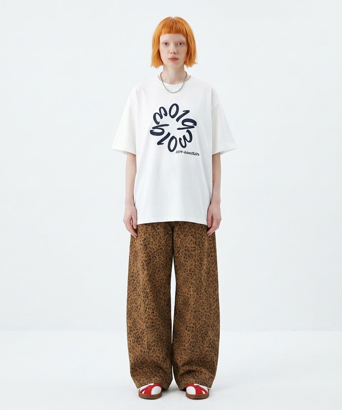 블로우(BLOW) PIGMENT_TYPOGRAPHY T-SHIRT [NAVY LOGO]