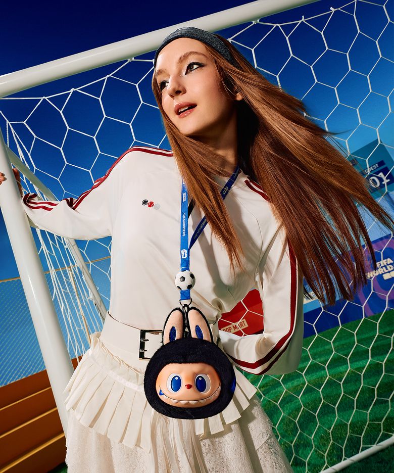 THE MONSTERS x FIFA 시리즈 인형 키링