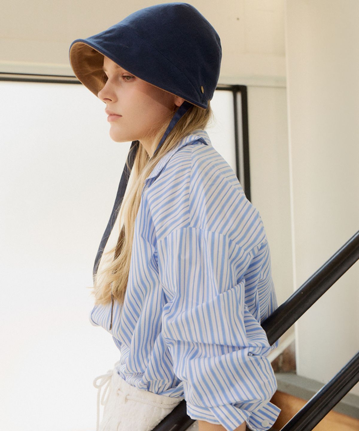 바니스뉴욕(BARNEYS NEWYORK) 다비 리버시블 보닛햇 네이비