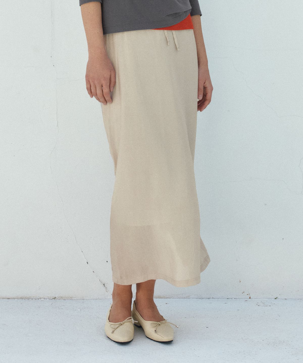 반원 아틀리에(VANONE ATELIER) P3317 실키 맥시 스커트_Light beige