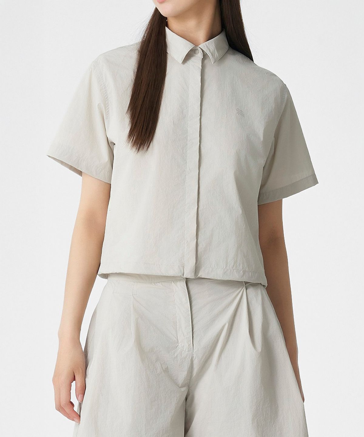 코오롱스포츠(KOLON SPORT) 여성 데이팩 크롭 반팔 셔츠 TVSCM26692LBE