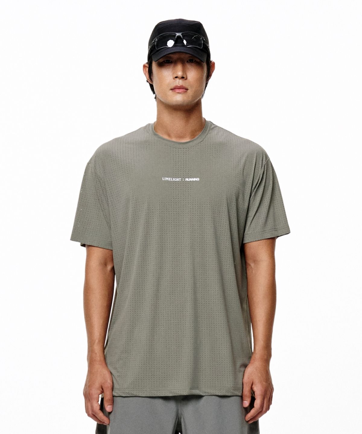 라임라잇 어패럴(LIMELIGHT APPAREL) LLR 로고 러닝 티셔츠 (세이지/화이트)