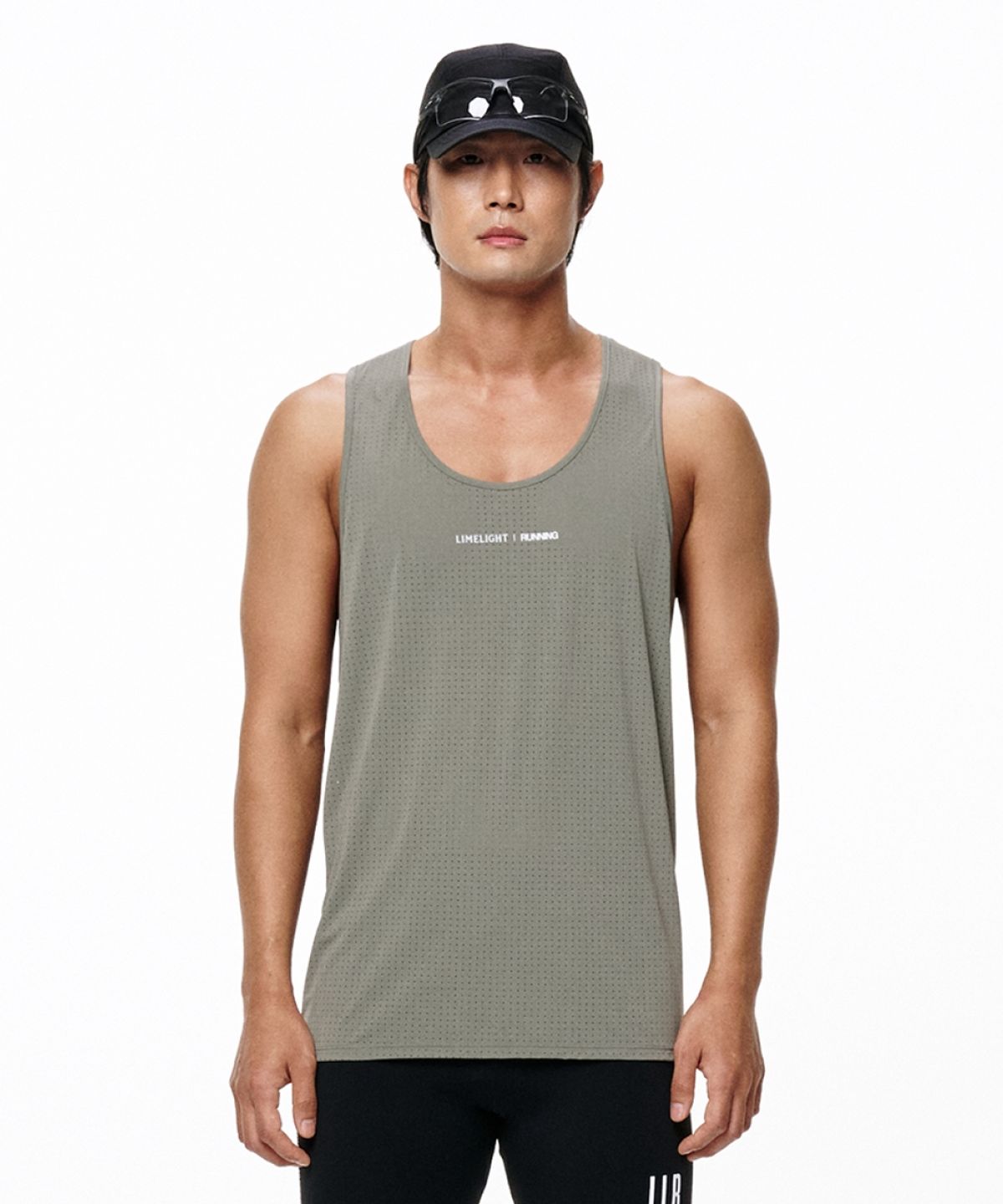 라임라잇 어패럴(LIMELIGHT APPAREL) LLR 로고 러닝 슬리브리스 (세이지/화이트)
