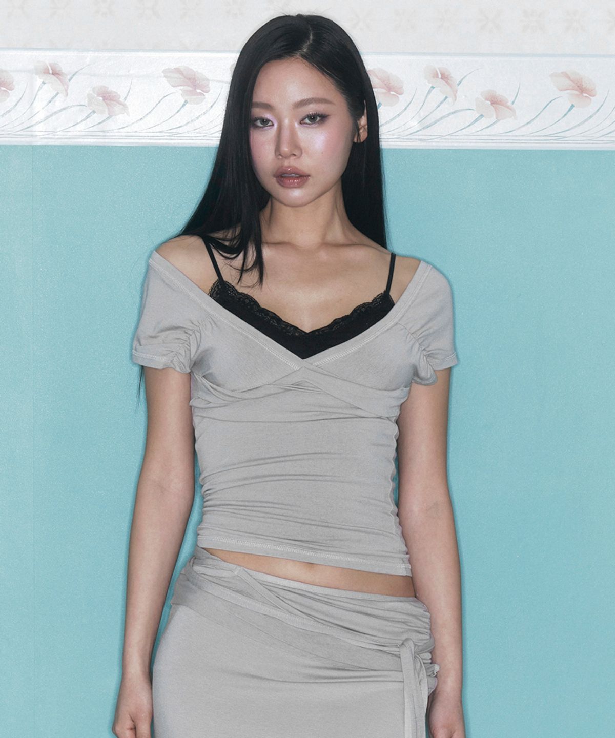플리즈노팔로우(PLEASENOFOLLOW) Marin Strap Shirring Short Sleeve Top (Ash Beige)