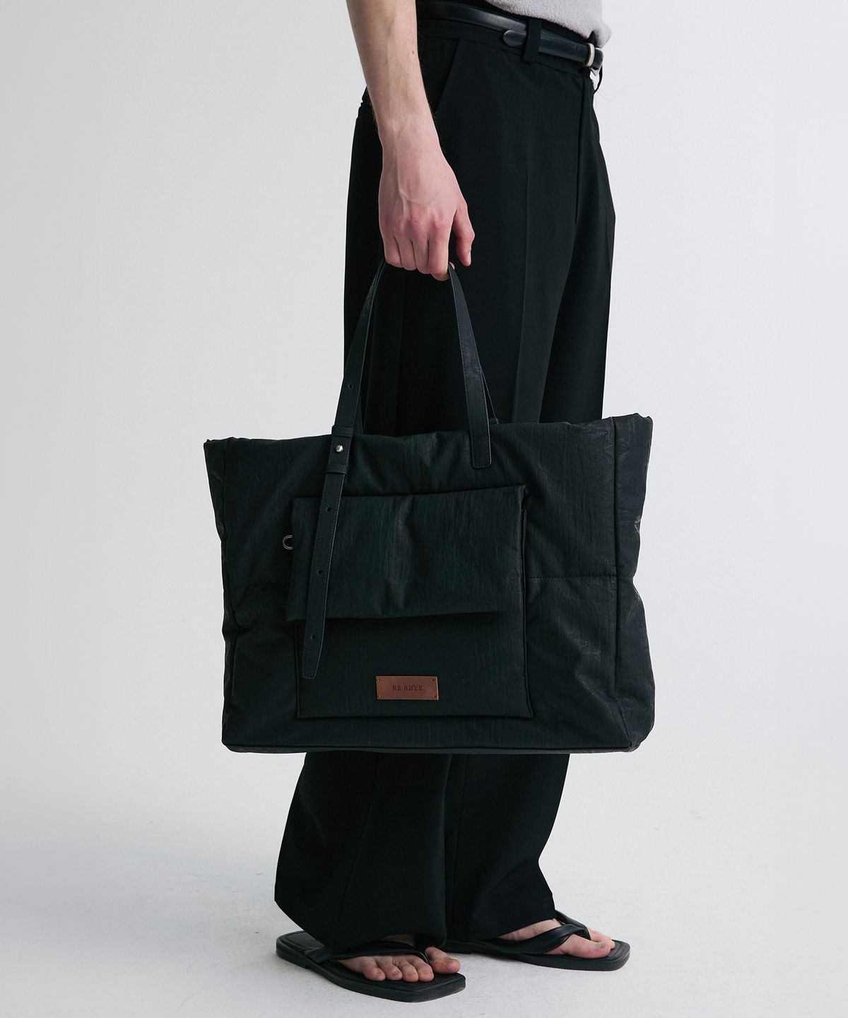 리이 맨(RERHEE MEN) CRACK DETAILED TOTE BAG