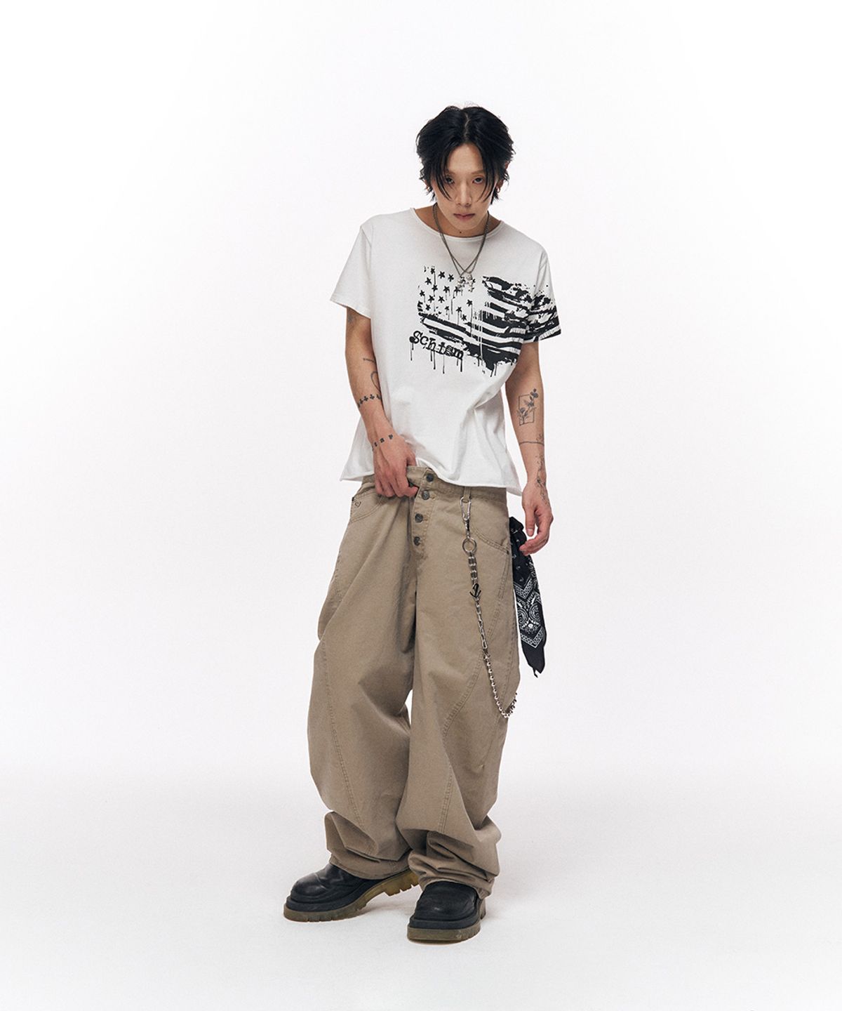 스키즘 인듀싱(SCHISM INDUCING) GRAFFITI CROPPED T SHIRT WHITE