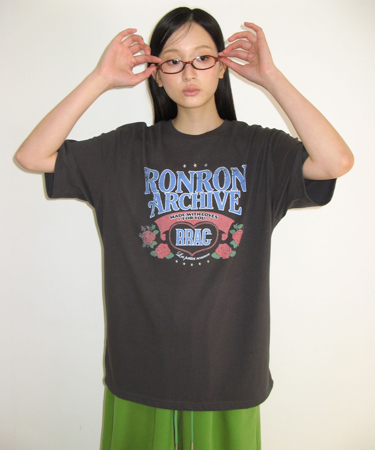 론론(RONRON) ROSE RRAC OVER FIT T SHIRT CHARCOAL