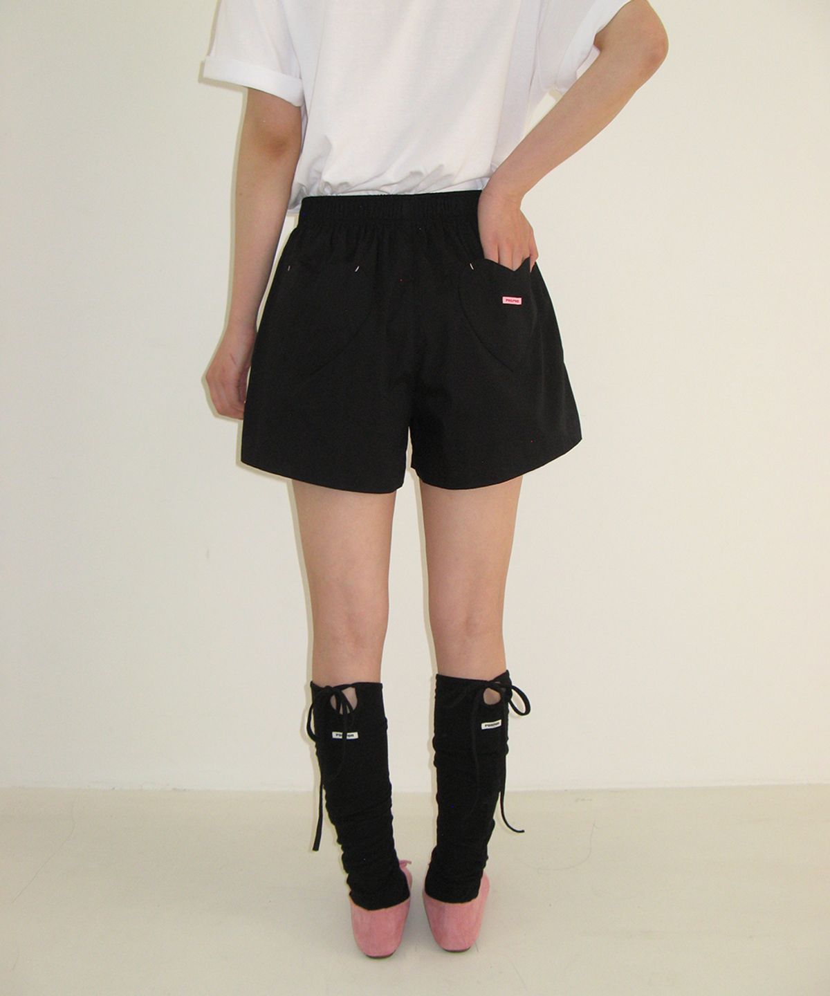 론론(RONRON) HEART POCKET TRUNK SHORT PANTS BLACK