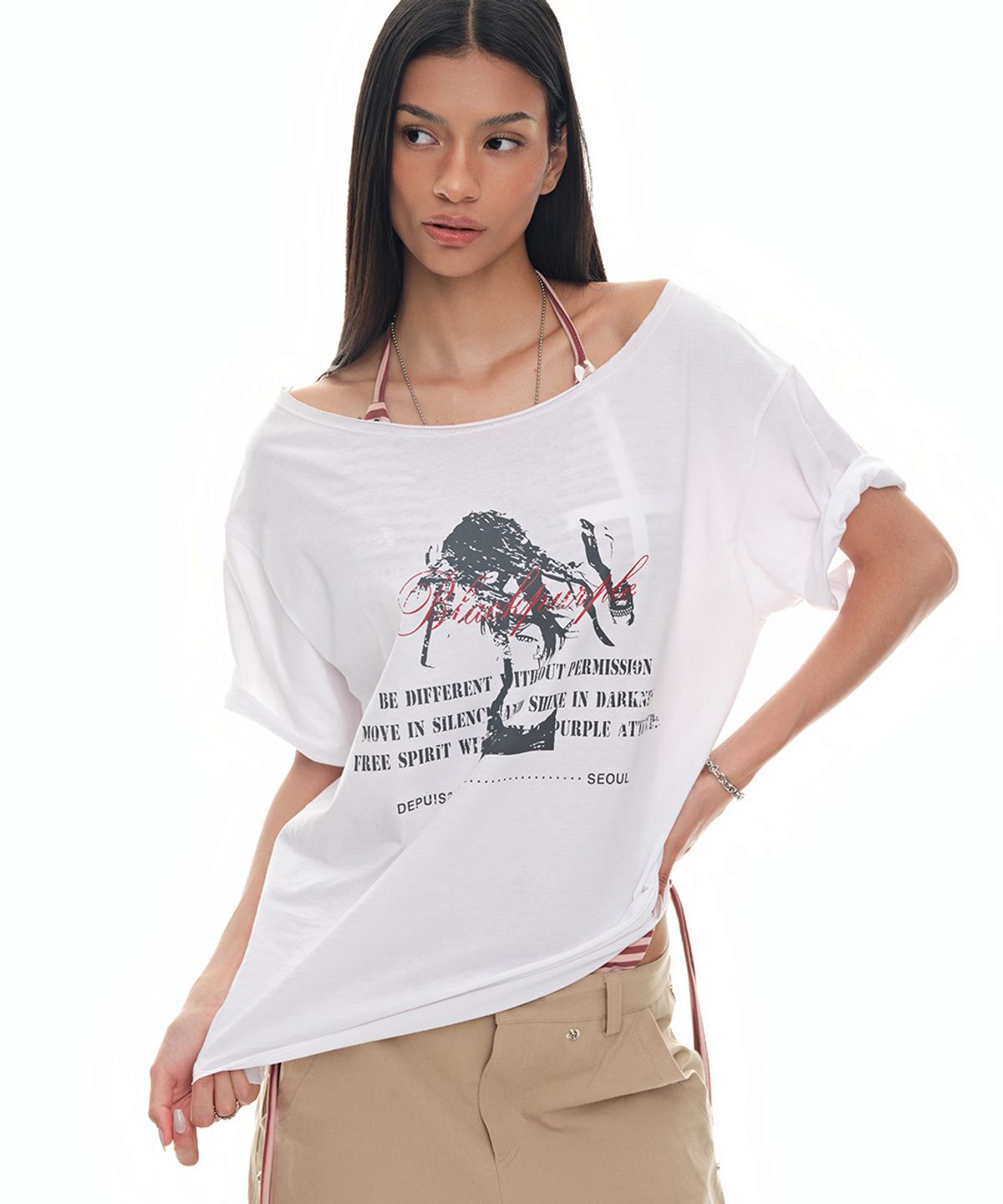블랙 퍼플(BLACK PURPLE) 뮤즈 오프숄더 반팔티_화이트 Muse Off-Shoulder Tee_White