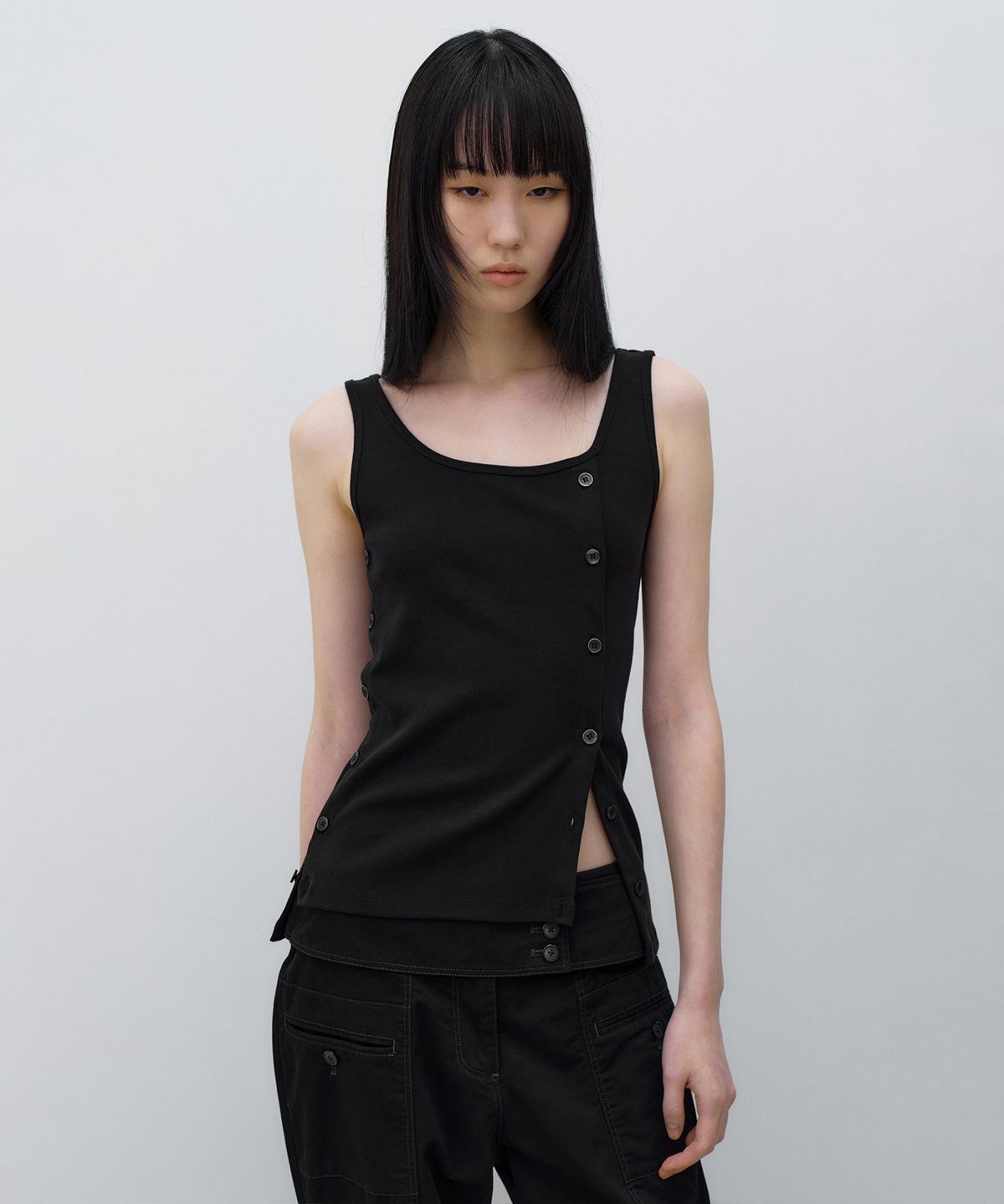 인사일런스 우먼(INSILENCE WOMEN) 웨어러블 버튼 슬리브리스 BLACK