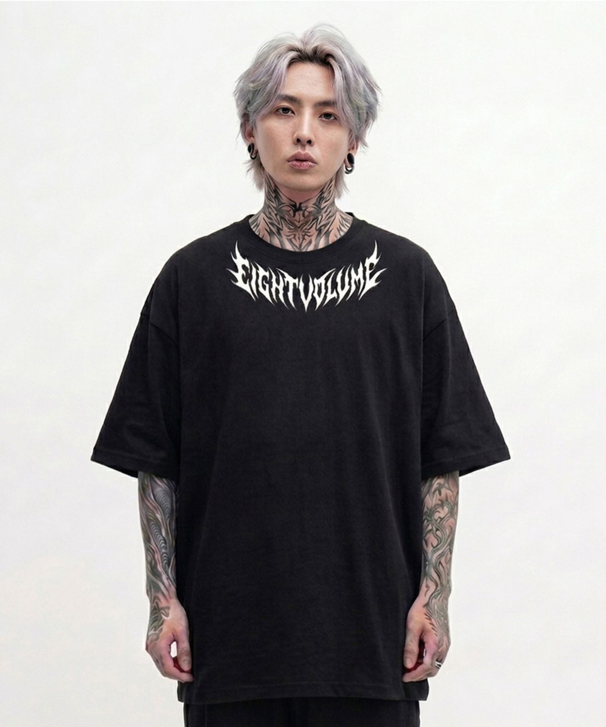 에잇볼륨(EIGHTVOLUME) EV 네크로고 오버핏 반팔티셔츠 (블랙)